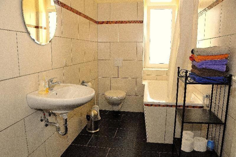 3-Raum-Fewo-Dresden-Zentrum-Balkon-Blick-Auf-Altstadt-L10 المظهر الخارجي الصورة